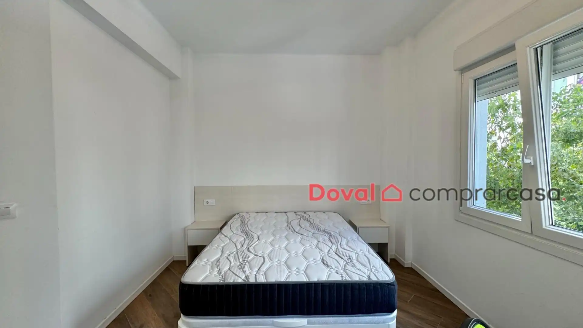 Habitación de Piso de alquiler en Vigo  con Calefacción y Amueblado