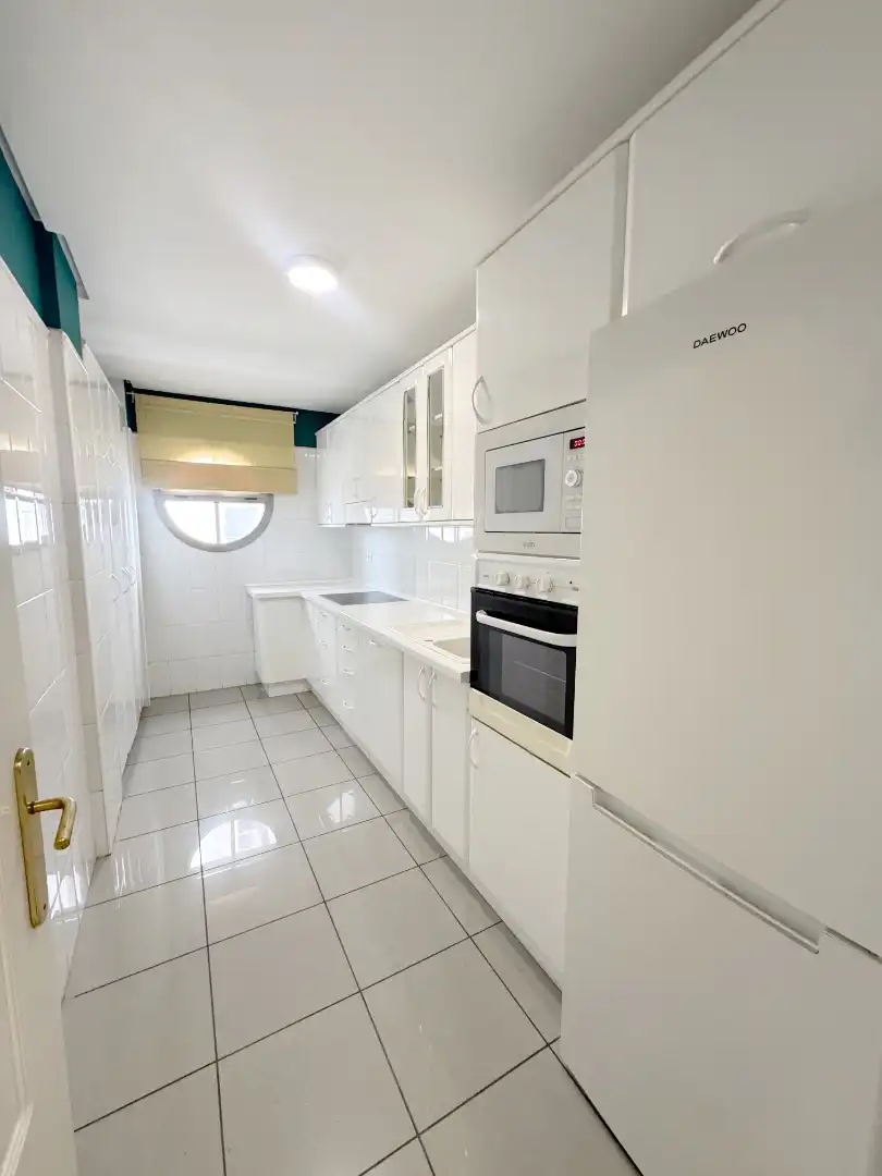 Cocina de Piso de alquiler en Las Palmas de Gran Canaria con Trastero, Horno y Lavadora