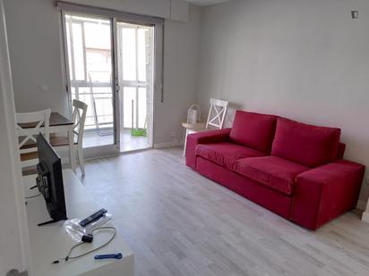 Dormitori de Apartament de lloguer en  Madrid Capital amb Moblat, Forn i Rentadora