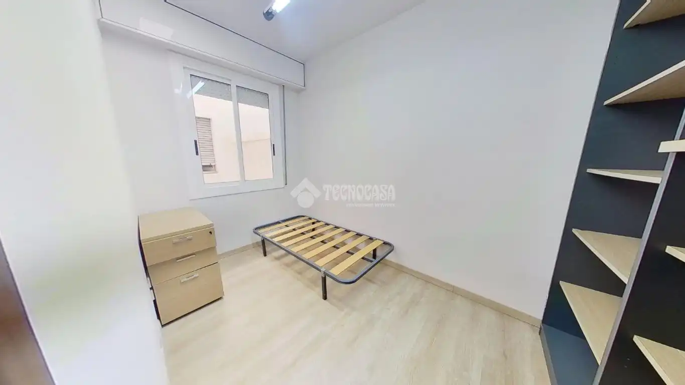 Dormitori de Pis en venda en Sabadell