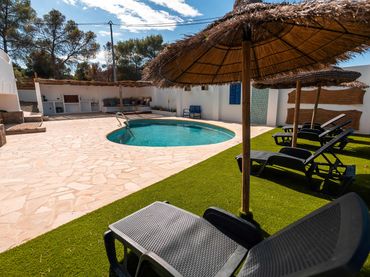 Detached house with pool for sale in Calle Francisco Zurbarán