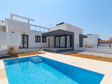 Villa con piscina in vendita a Els Poblets