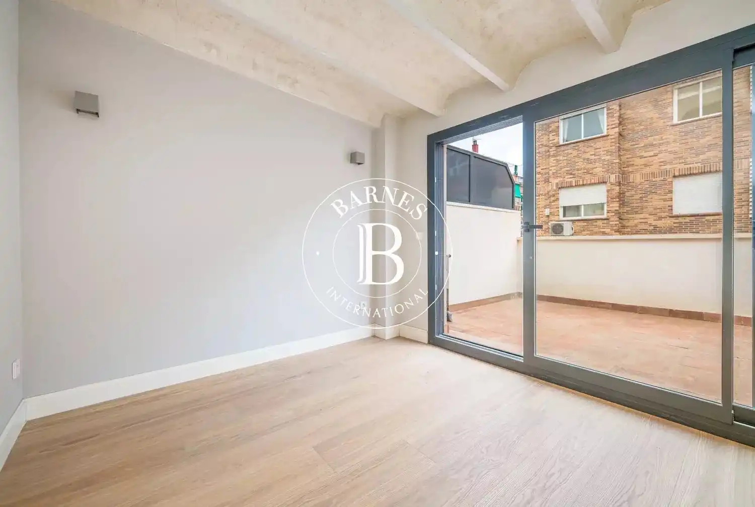 Vista exterior de Dúplex en venta en Madrid con Aire acondicionado, Calefacción y Terraza