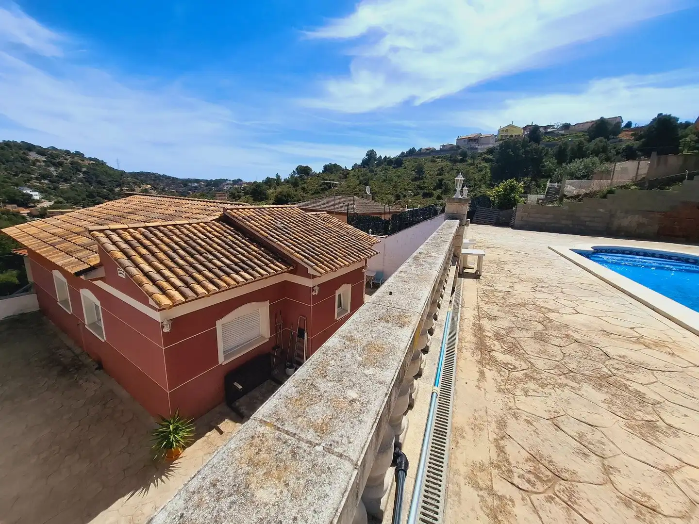 Xalet amb piscina en venda a Los Jardines-Els Rosers