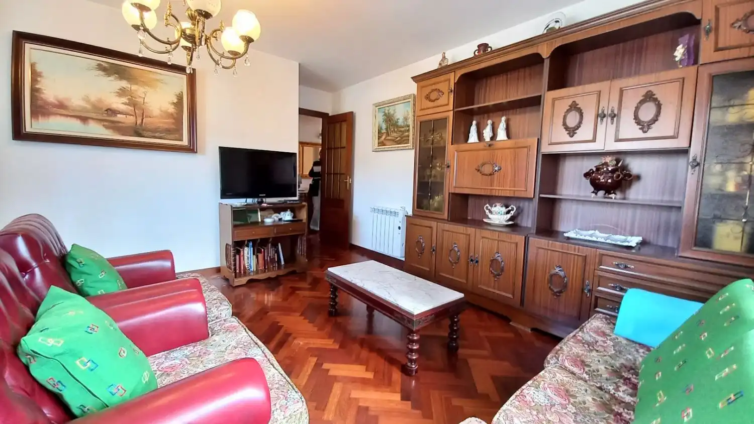 Sala de estar de Piso en venta en Culleredo con Calefacción, Parquet y Trastero