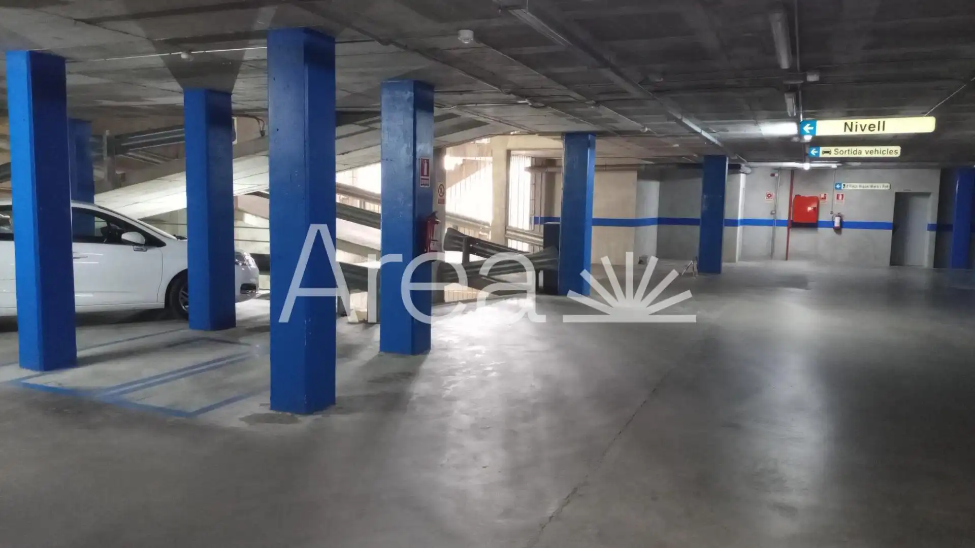 Parcheggio in vendita a Calle LLESSAMI, imagen 2