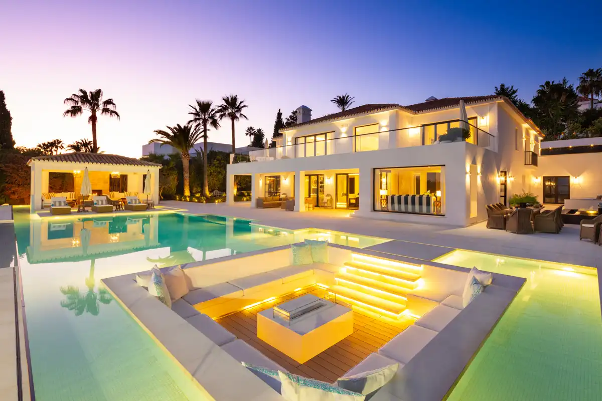 Villa mit Terrasse zum Verkauf in Nueva Andalucía