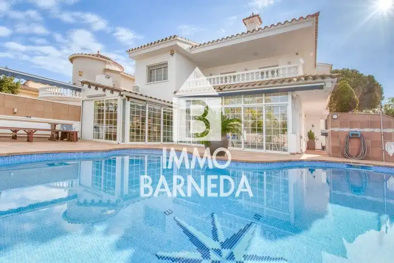 Casa o chalet en venta en Requesens, 125, Requesens