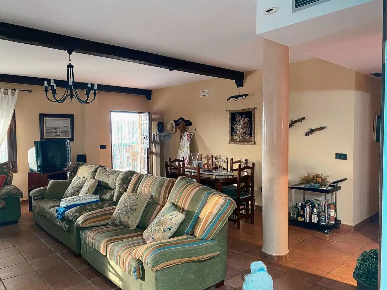 Living room of Houses for sale in Plasencia  with Air Conditioner, Private garden and Swimming Pool