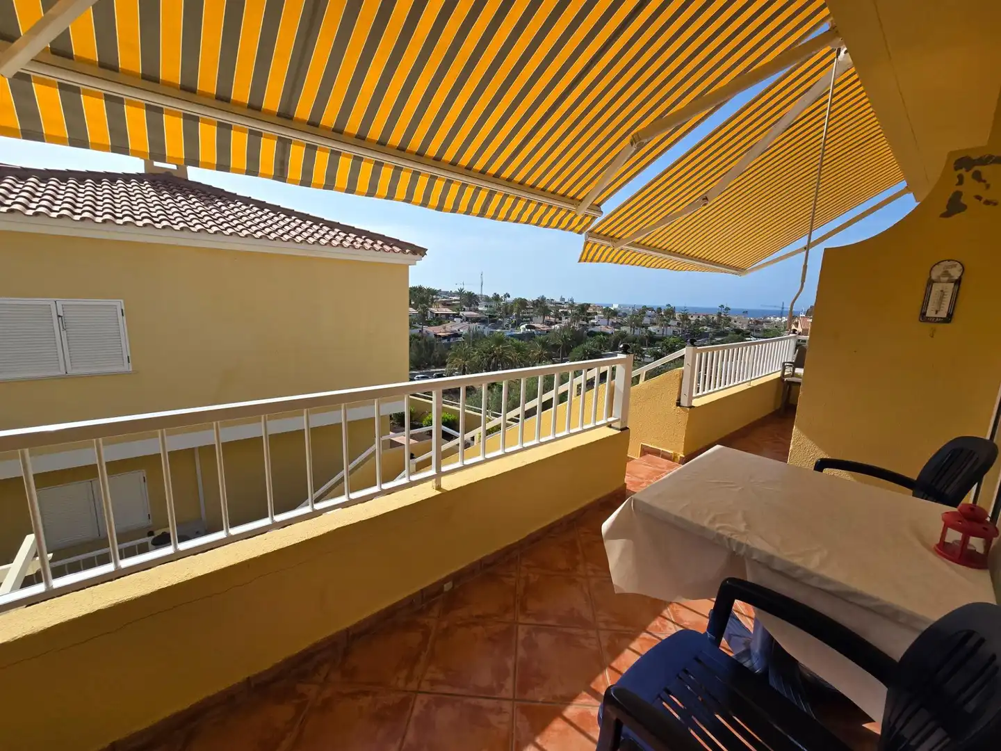 Terraza de Apartamento de alquiler en Mogán con Amueblado, Balcón y Piscina comunitaria