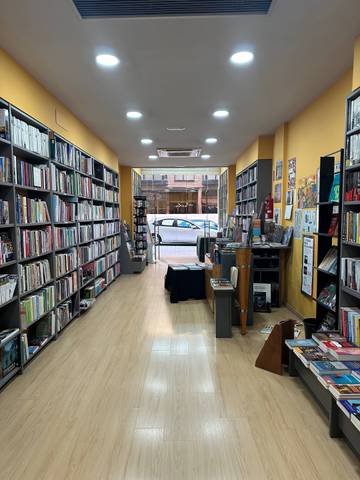 Local comercial en Alquiler en Plaça dels Patins