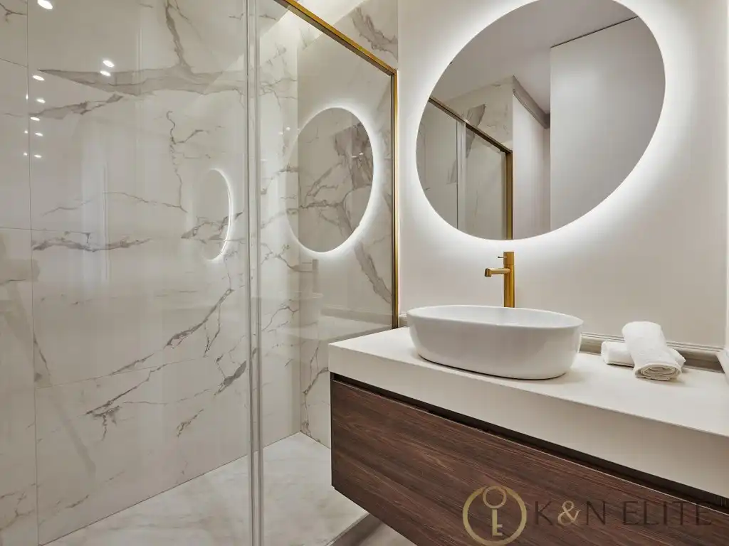 Bathroom of Attic for sale in Madrid  with Air Conditioner, Terrace and Swimming Pool
