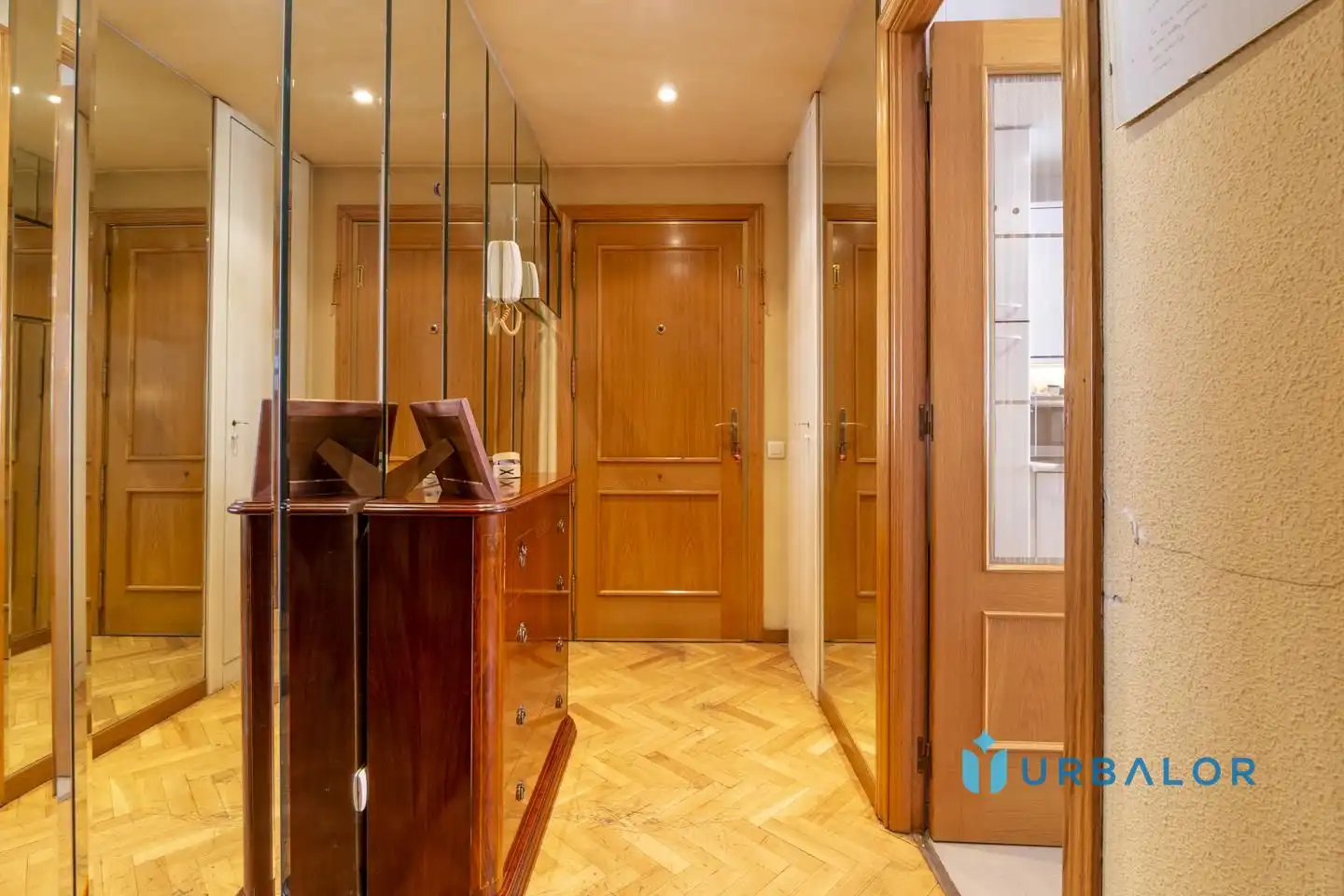 Wohnung zum Verkauf in Alcorcón mit Klimaanlage, Heizung und Parkett