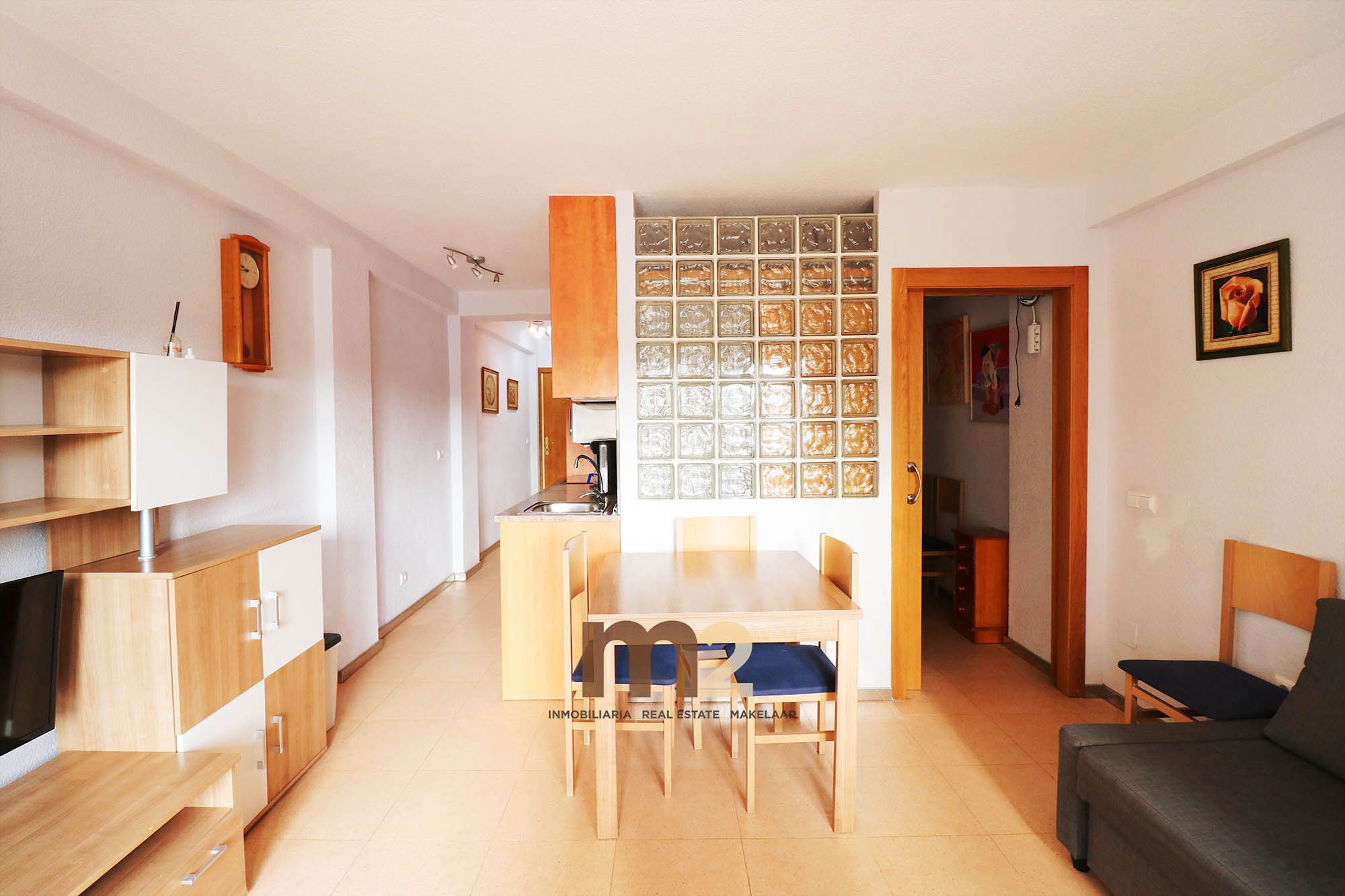 Menjador de Apartament en venda en Guardamar del Segura amb Aire condicionat, Terrassa i Moblat