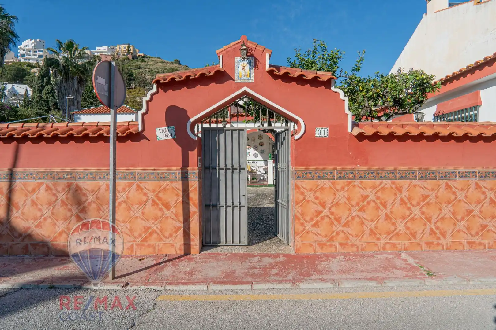 Vista exterior de Casa o chalet en venta en Rincón de la Victoria con Jardín privado, Terraza y Piscina