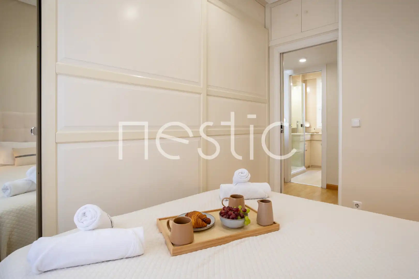 Schlafzimmer von Wohnungen zur Miete in Madrid mit Klimaanlage, Heizung und Möbliert