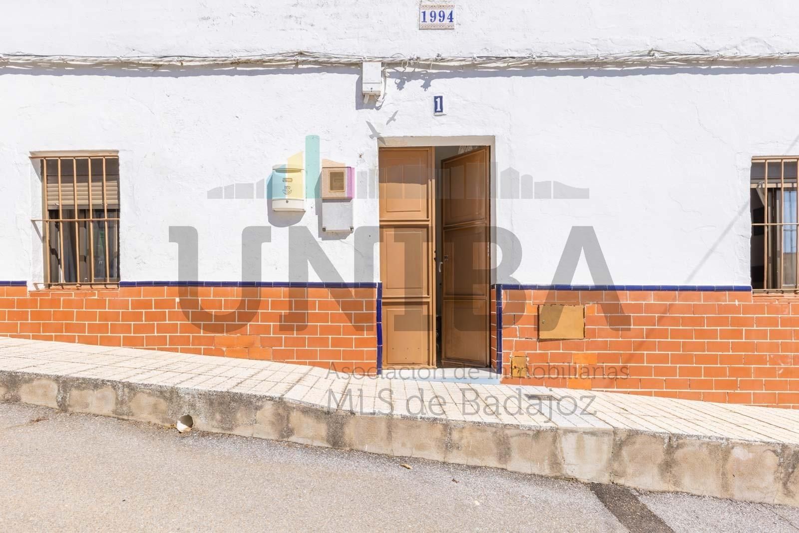 Vista exterior de Casa o xalet en venda en Olivenza amb Terrassa i Traster