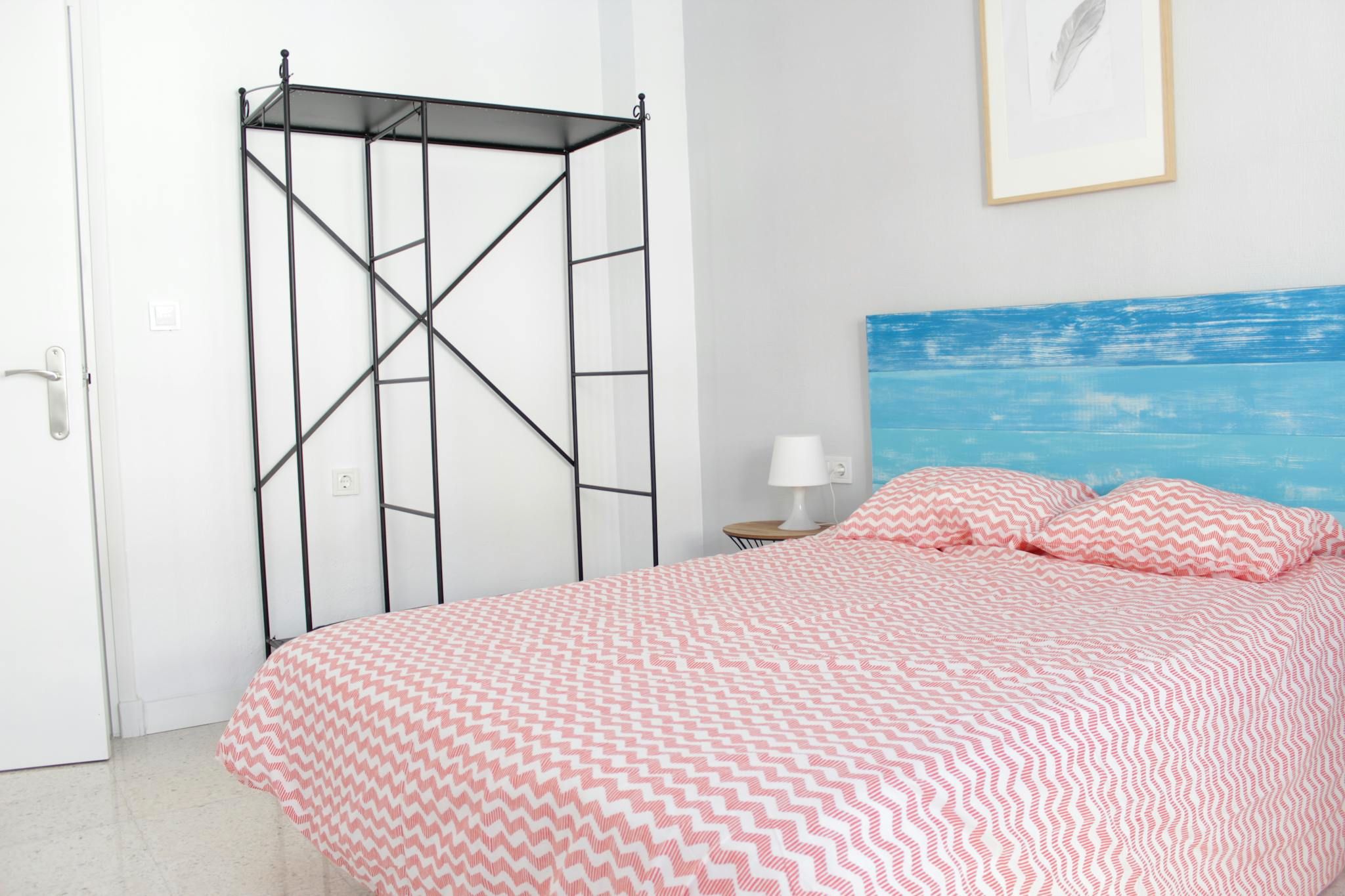 Bedroom of Flat to share in  Sevilla Capital  with Air Conditioner, Furnished and Washing machine