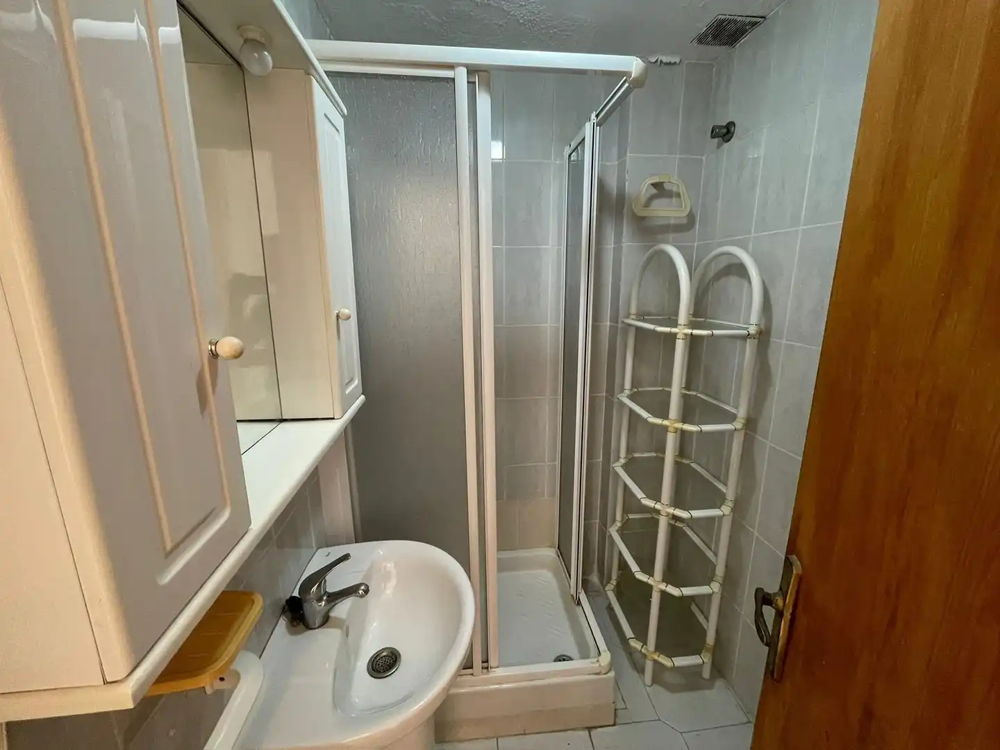 Baño de Estudio en venta en Torrevieja con Terraza y Amueblado