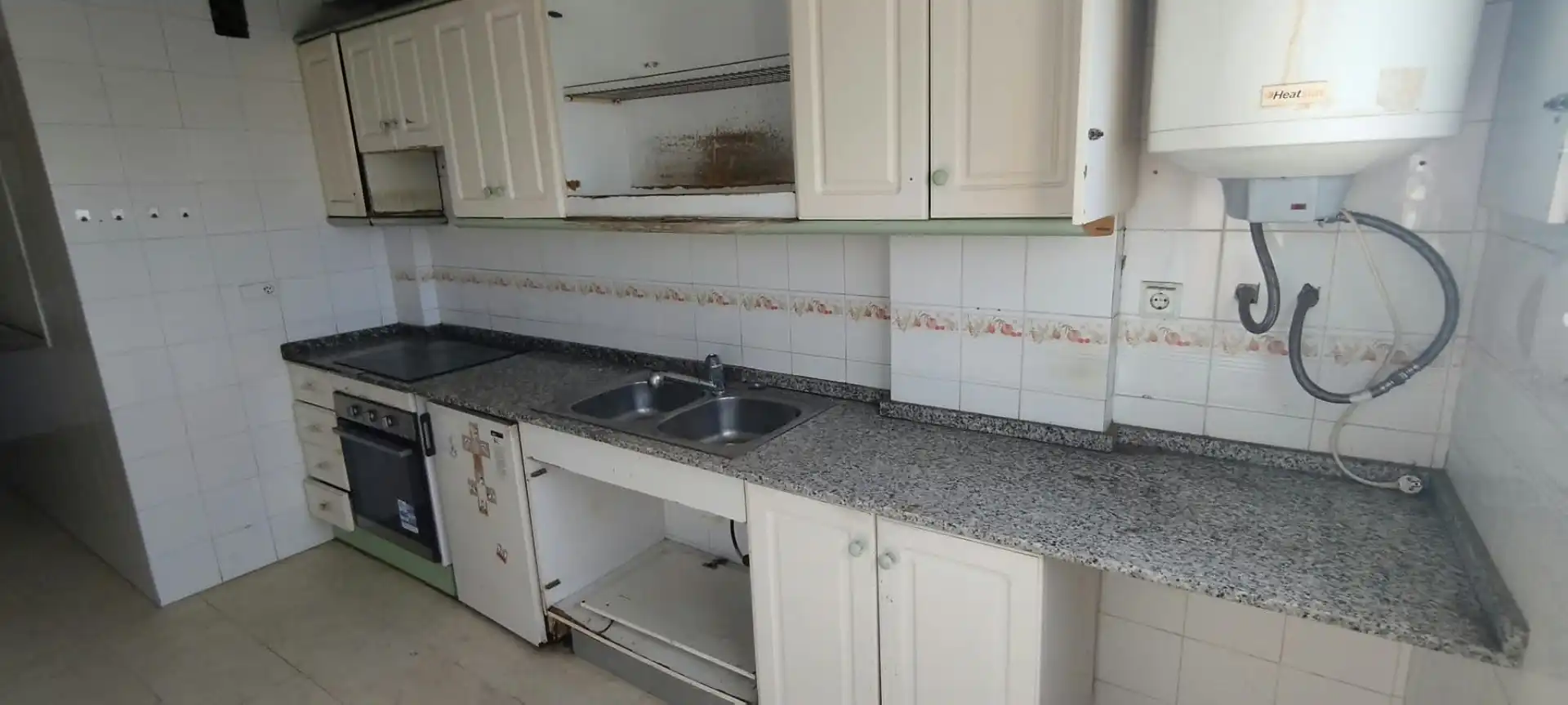 Kitchen of Flat for sale in Port - Horta de Santa María
