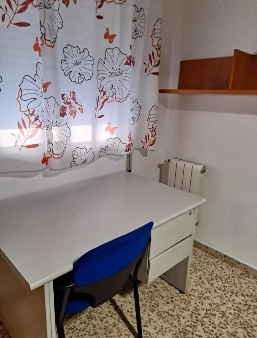 Bedroom of Flat for rent in Granada  with Heating, Furnished and Oven