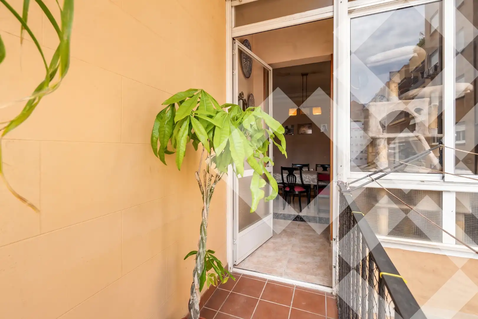 Terrasse von Wohnung zum Verkauf in Barcelona mit Heizung, Ofen und Balkon
