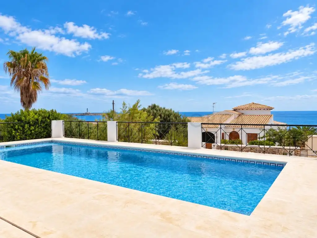 Villa con piscina in vendita a Biniancolla - Punta Prima
