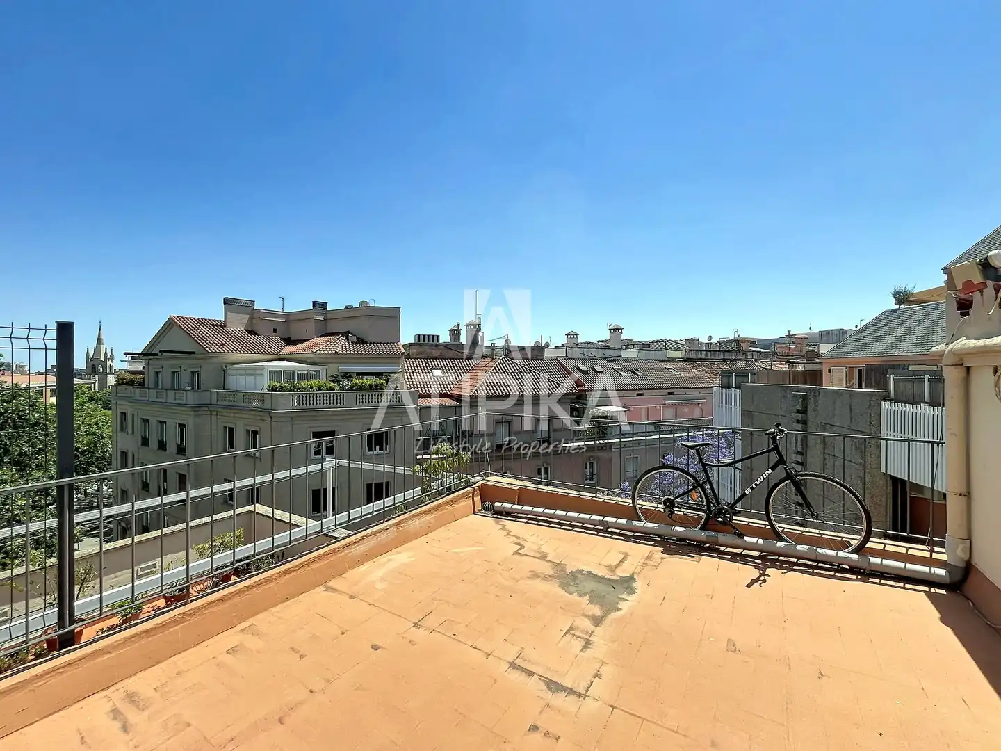 Terrasse von Büro zum Verkauf in Barcelona mit Klimaanlage und Möbliert