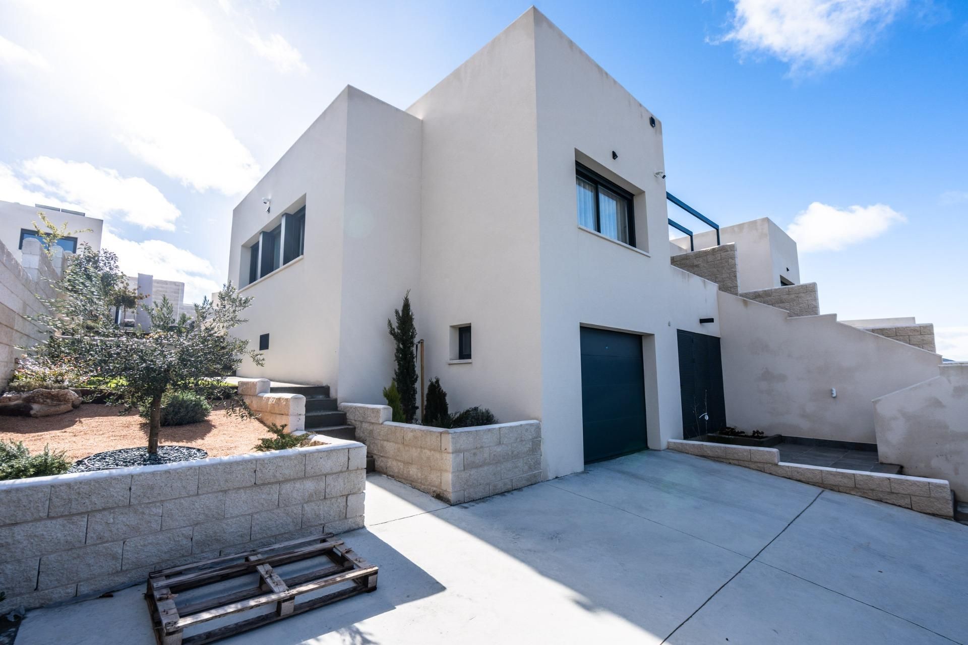 Exterior view of House or chalet for sale in El Espinar  with Private garden, Terrace and Storage room