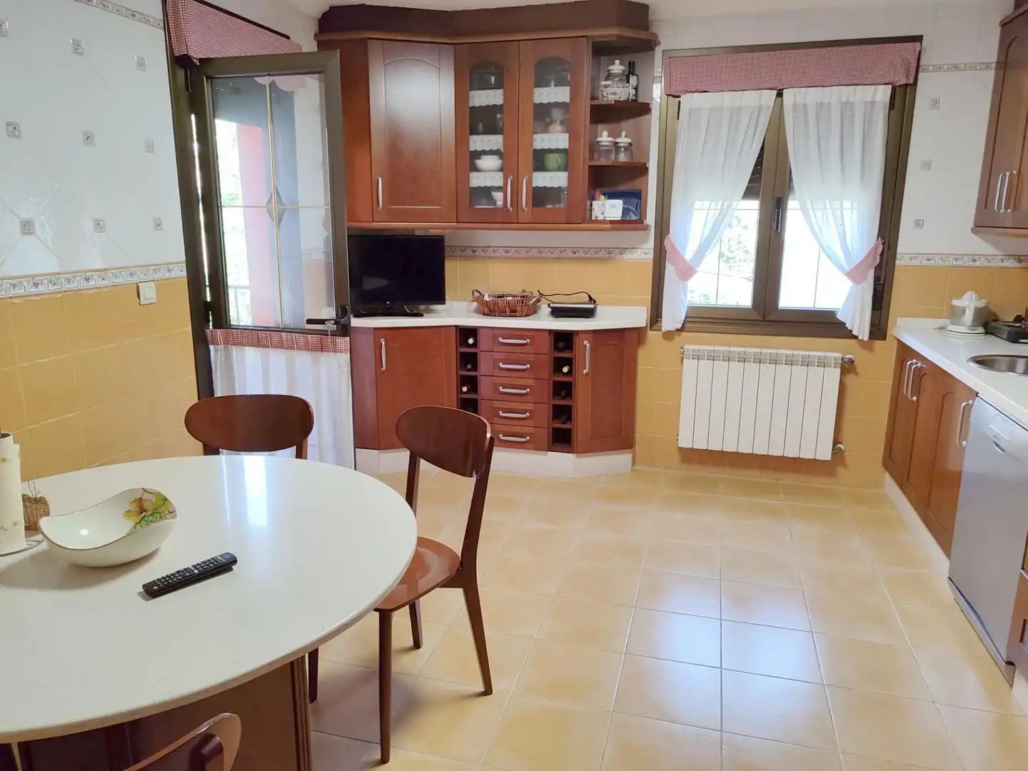 Cocina de Casa o chalet en venta en Oviedo  con Calefacción