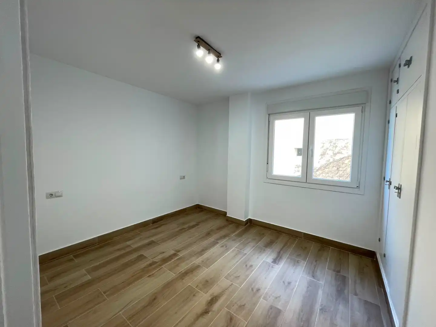 Bedroom of Flat for rent in Málaga  with Air Conditioner, Terrace and Balcony