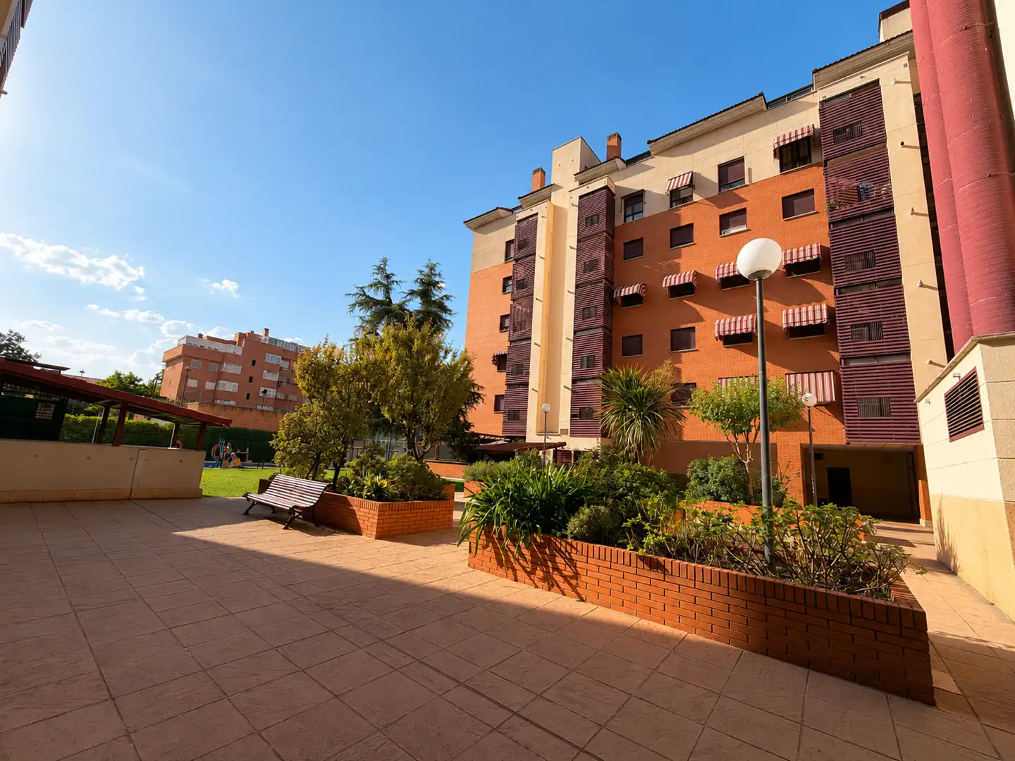 Exterior view of Flat for sale in Alcorcón  with Air Conditioner, Heating and Parquet flooring
