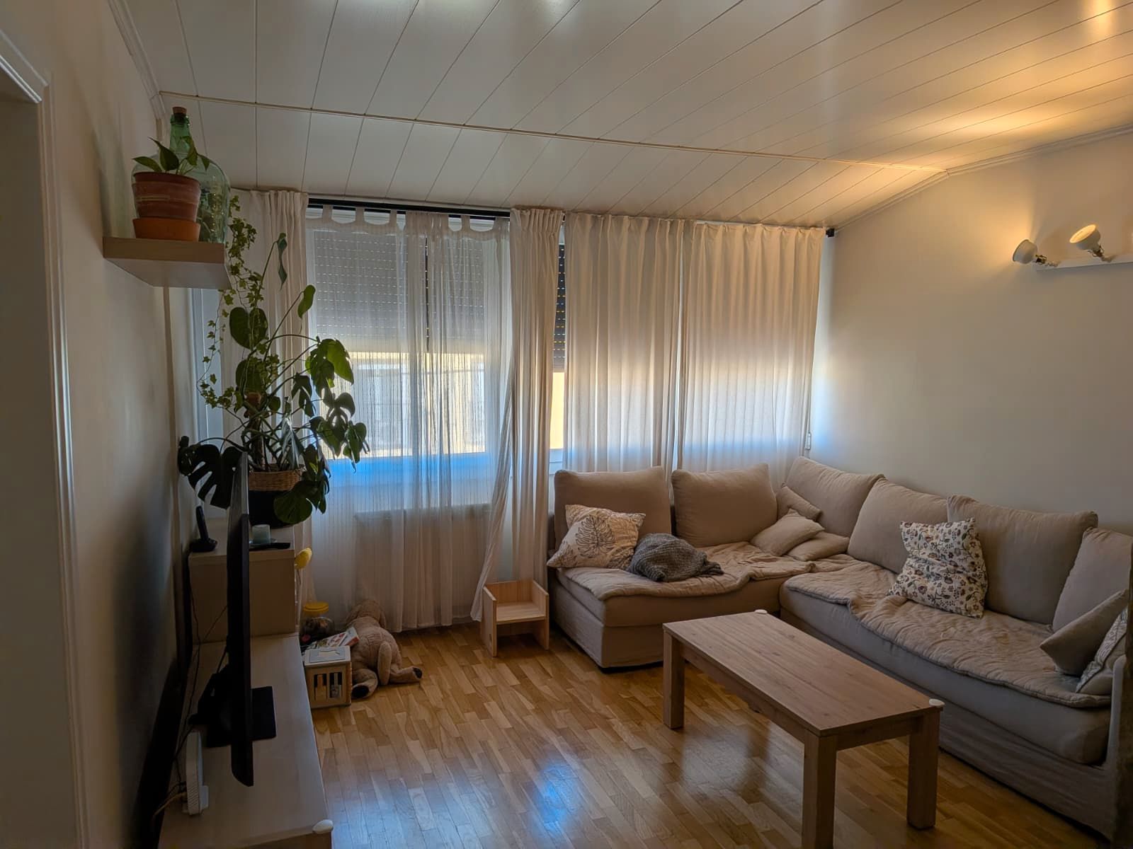 Sala d'estar de Àtic en venda en Montcada i Reixac amb Aire condicionat, Calefacció i Parquet