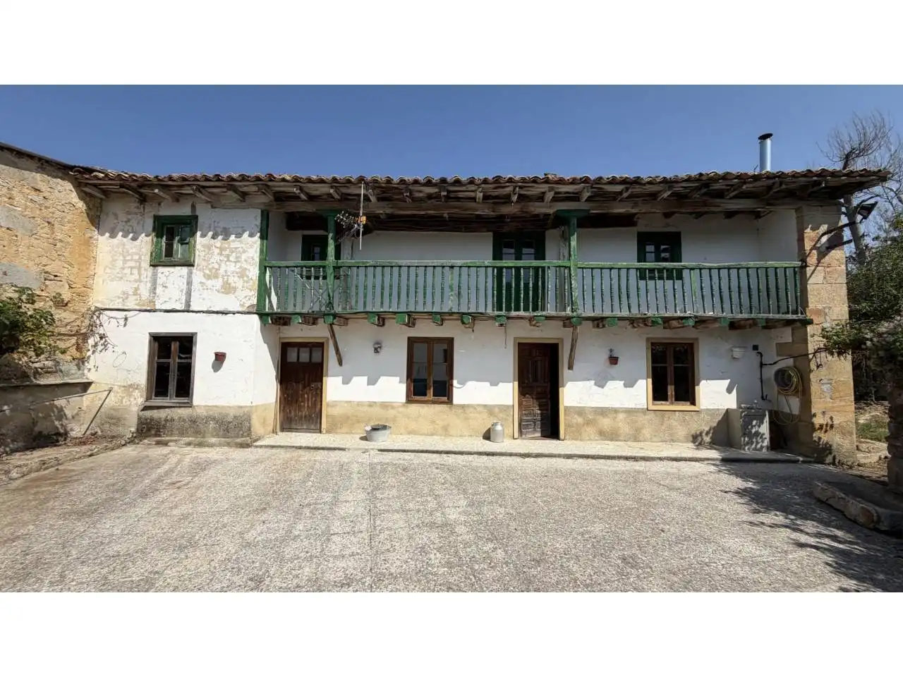 Vista exterior de Casa o xalet en venda en Merindad de Sotoscueva amb Jardí privat i Terrassa