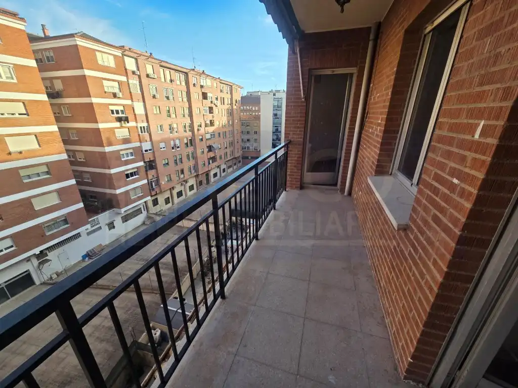 Piso con ascensor en venta en Avenida Perez Galdos, imagen 2
