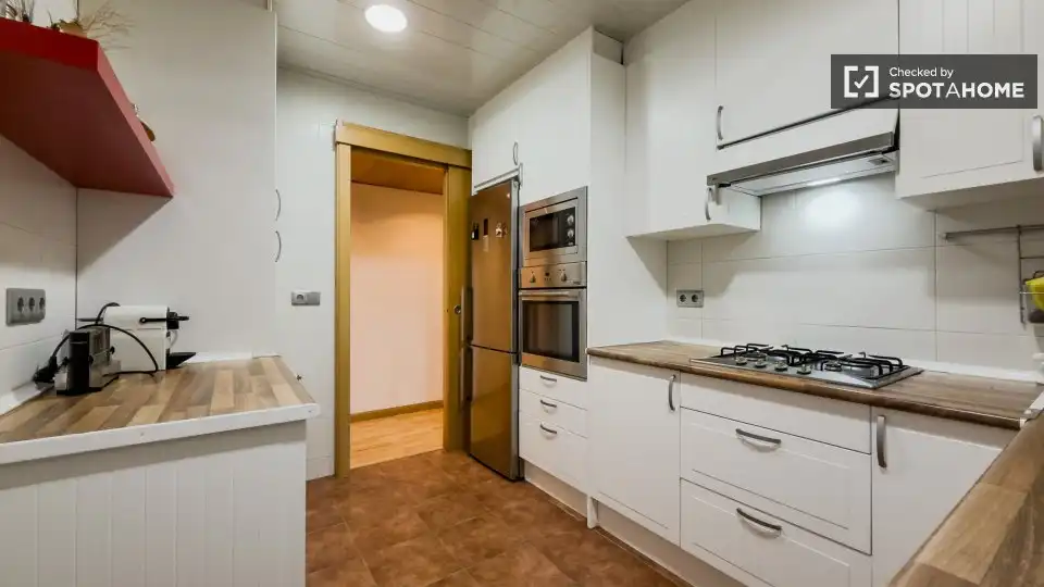 Kitchen of Flat for share in Sant Andreu