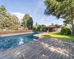 Piscina de Casa o xalet en venda en Villanueva de la Cañada amb Piscina