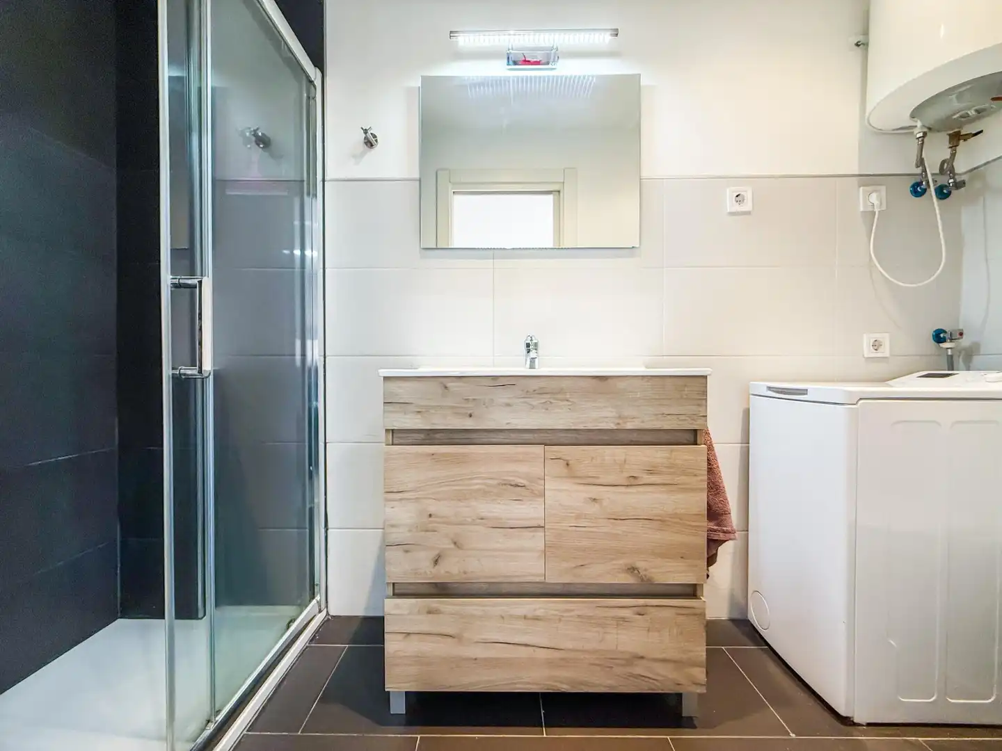 Baño de Estudio de alquiler en Madrid con Aire acondicionado, Calefacción y Amueblado
