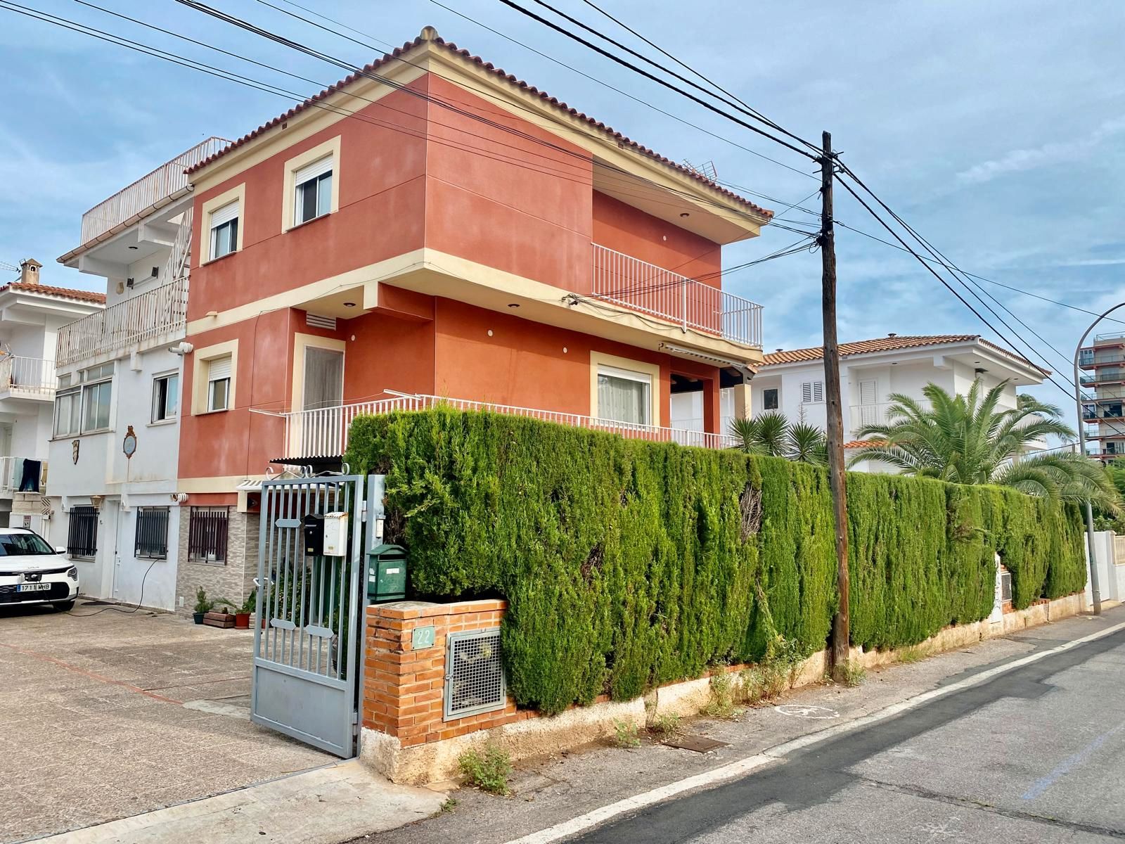 Vista exterior de Casa o xalet en venda en Benicasim / Benicàssim amb Aire condicionat, Jardí privat i Terrassa