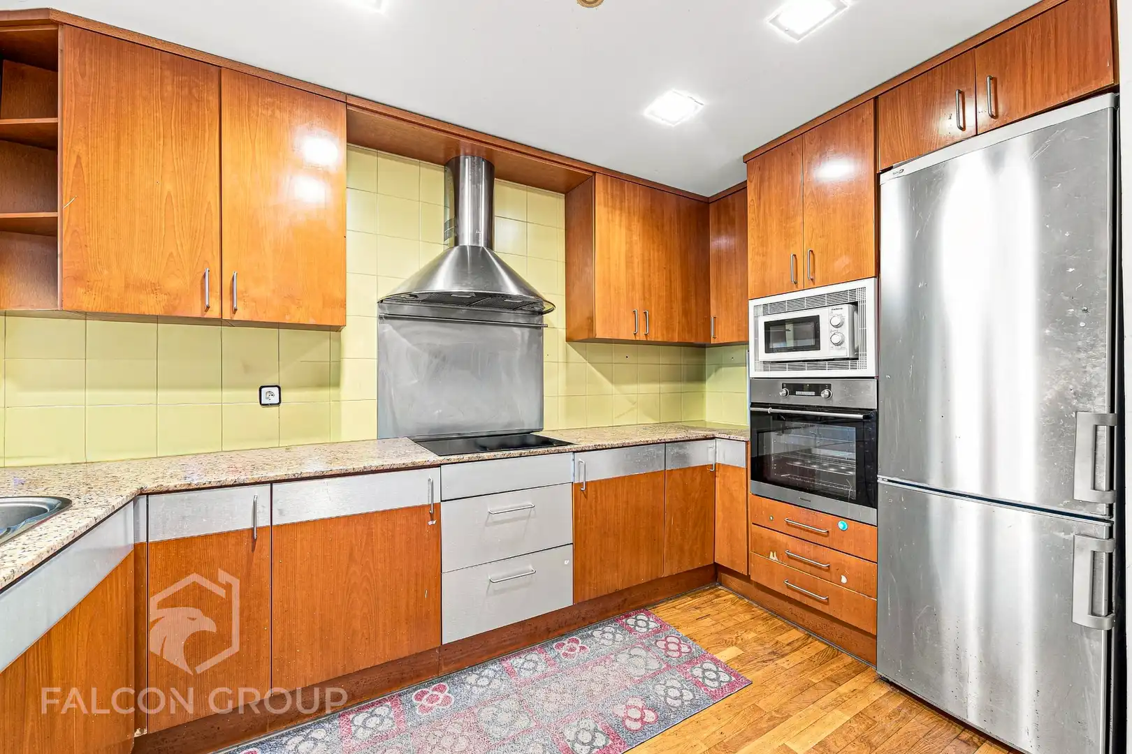 Kitchen of Flat for sale in Sitges  with Terrace, Swimming Pool and Balcony