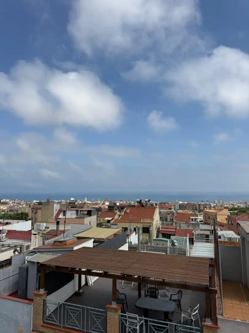 Außenansicht von Wohnung zum Verkauf in Mataró mit Klimaanlage, Heizung und Terrasse