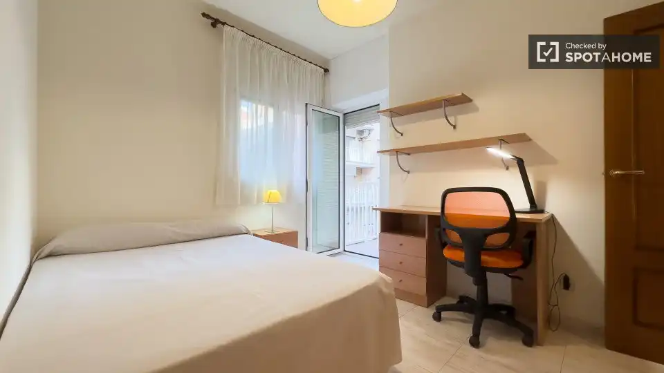 Habitació a Sants-Badal