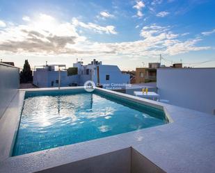 Piscina de Dúplex en venda en Pilar de la Horadada amb Aire condicionat, Calefacció i Jardí privat