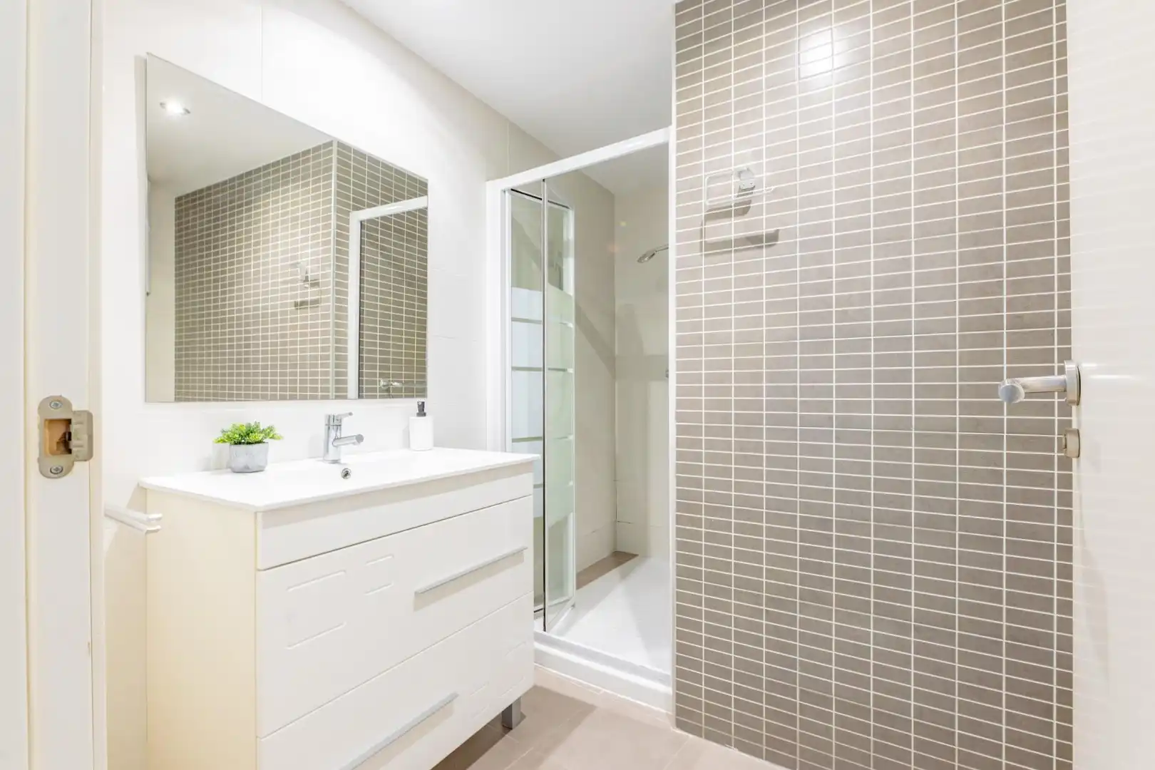 Baño de Ático en venta en Sedaví con Aire acondicionado, Trastero y Amueblado