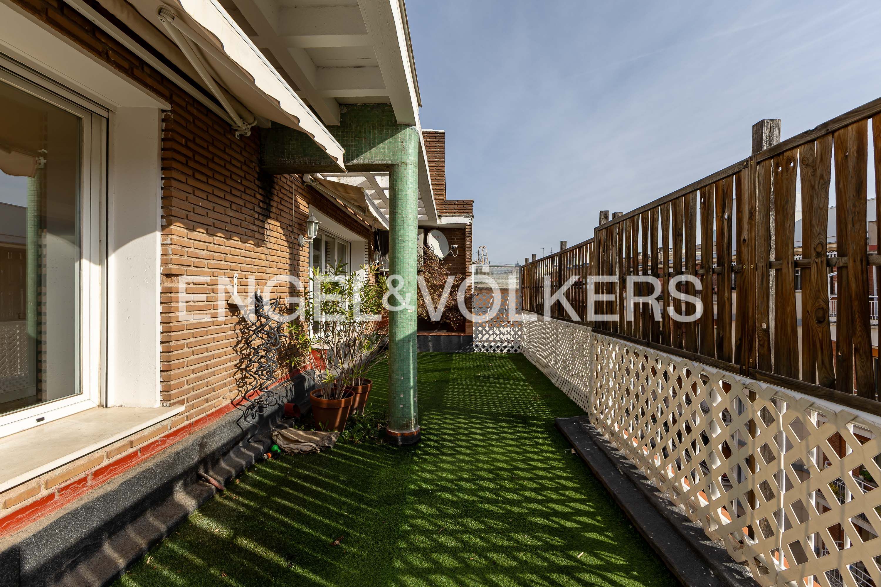 Terrasse von Wohnung zum Verkauf in  Madrid Capital mit Heizung, Terrasse und Abstellraum