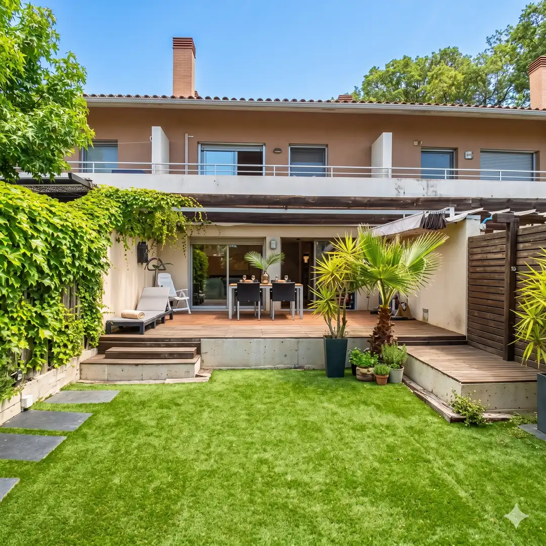 Casa a schiera con giardino in vendita a Arennios