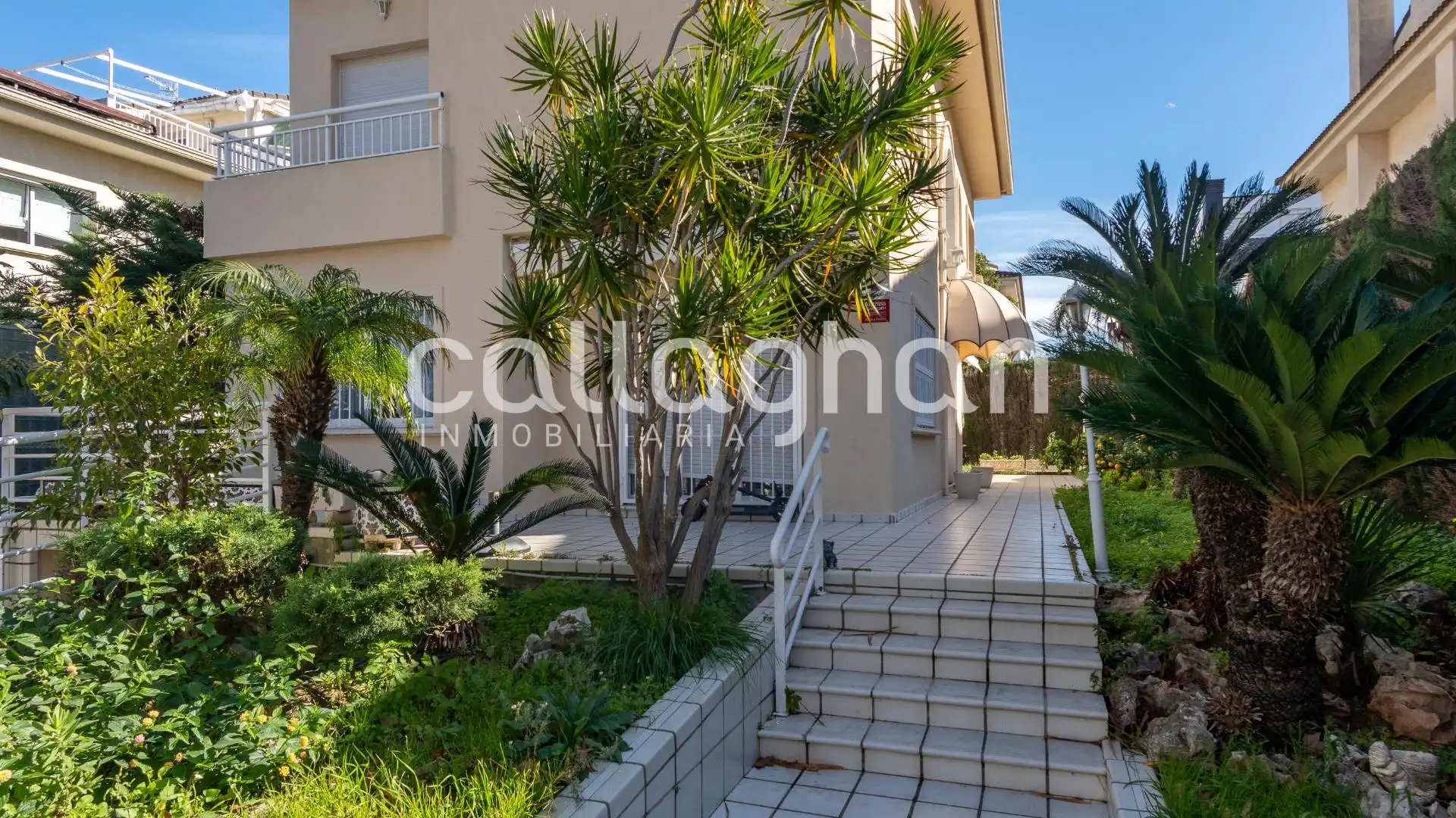 Exterior view of Houses for sale in Gandia  with Air Conditioner, Furnished and Jacuzzi