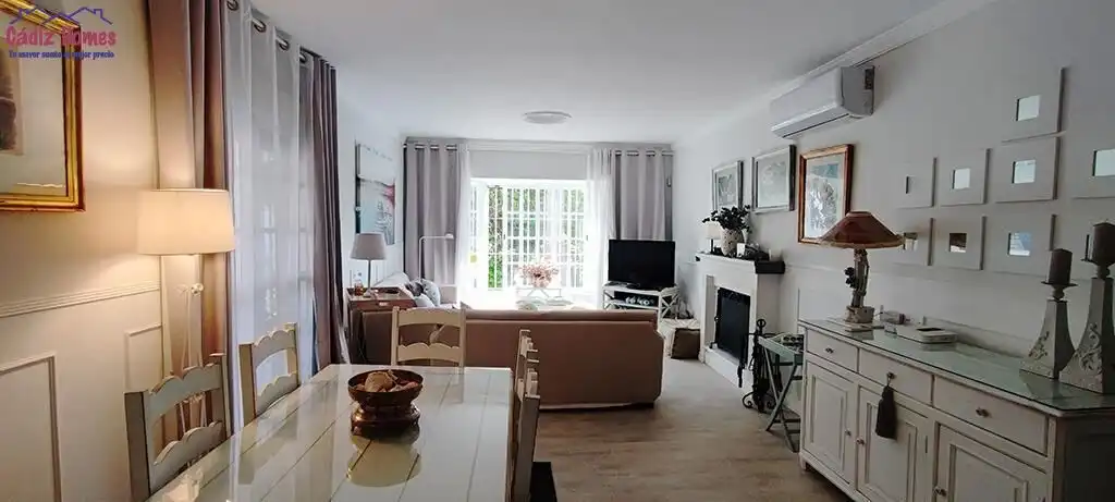 Living room of Houses for sale in Chiclana de la Frontera  with Air Conditioner, Heating and Private garden