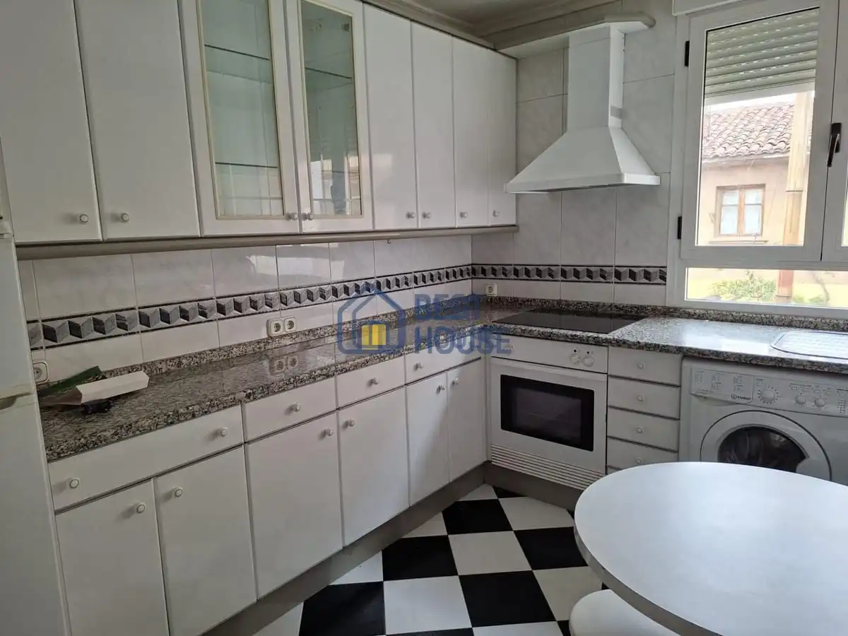 Kitchen of Houses for sale in León Capital   with Heating and Parquet flooring