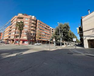 Vista exterior de Local en venda en Terrassa amb Aire condicionat